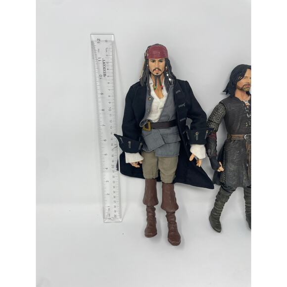 Action Figure Lot of 3 Jack Sparrow Legolas Aragorn Pirates Lord of The Ring Toy - Picture 3 of 6